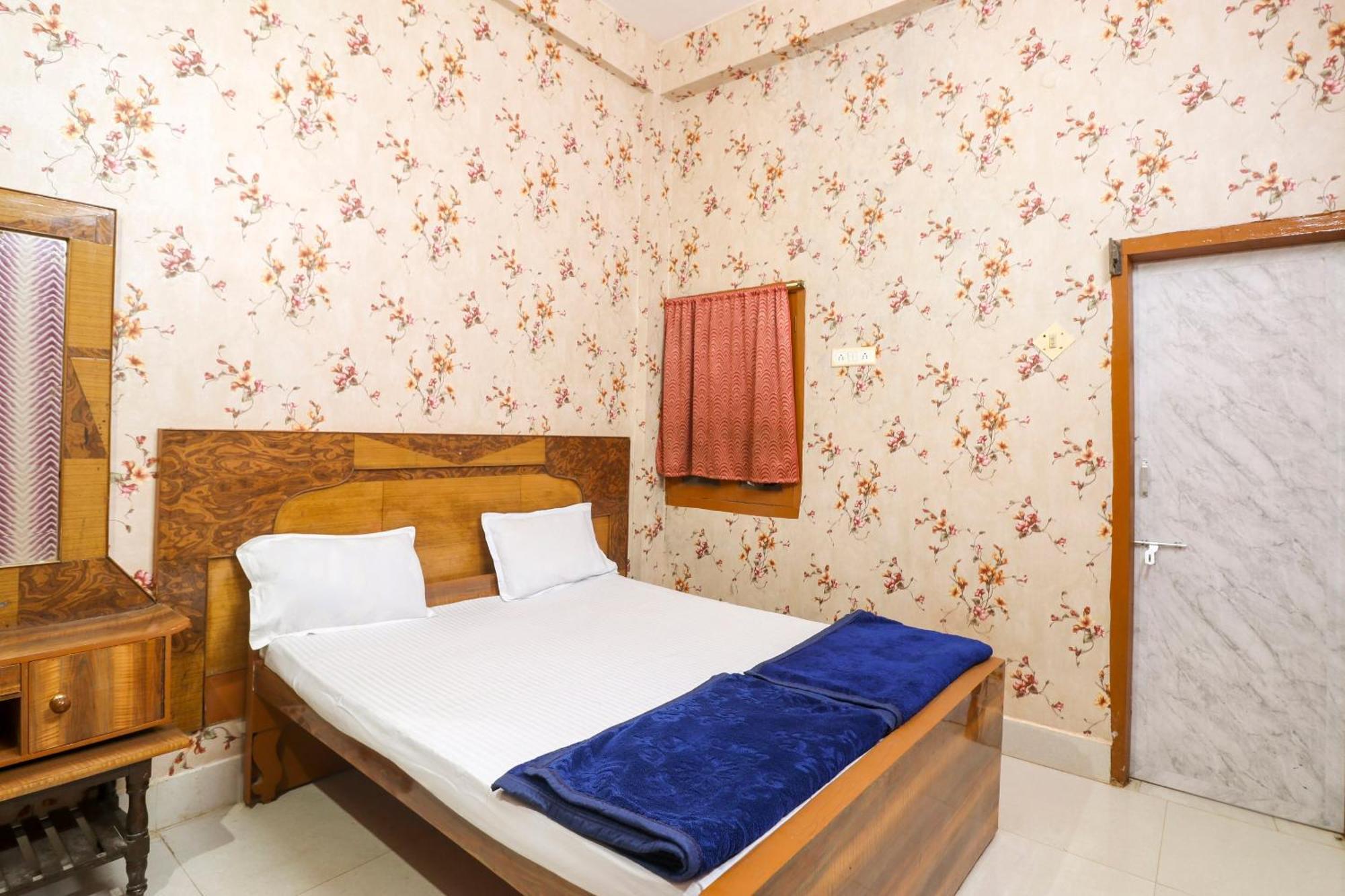 Spot On Hotel Poonam Jagdalpur Exterior foto
